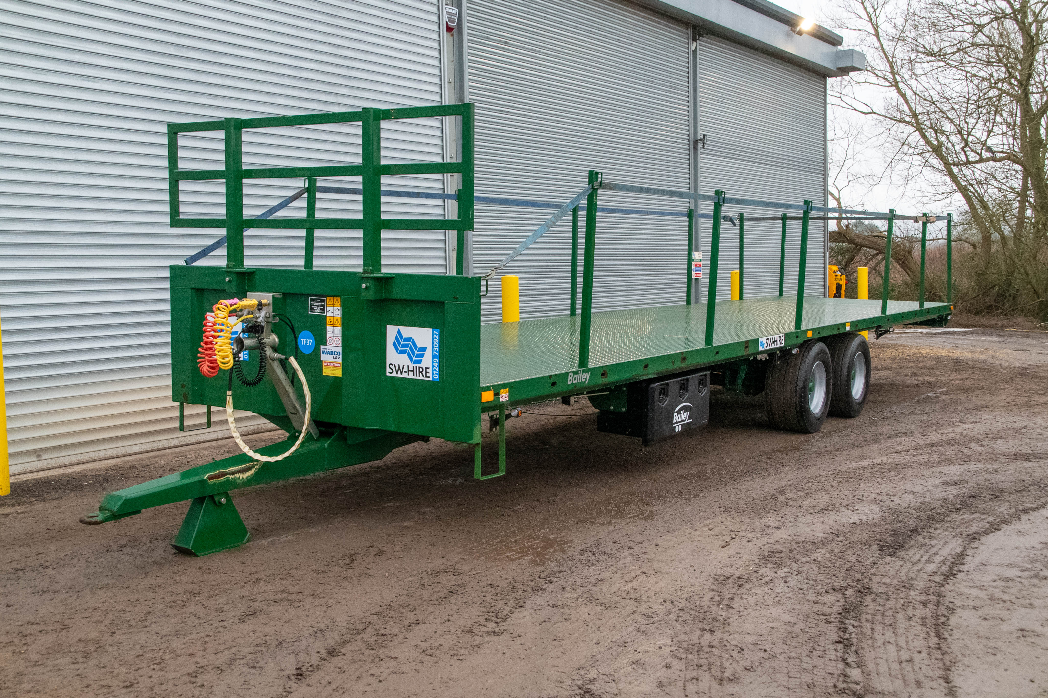 Bailey flatbed trailer with fall arrest